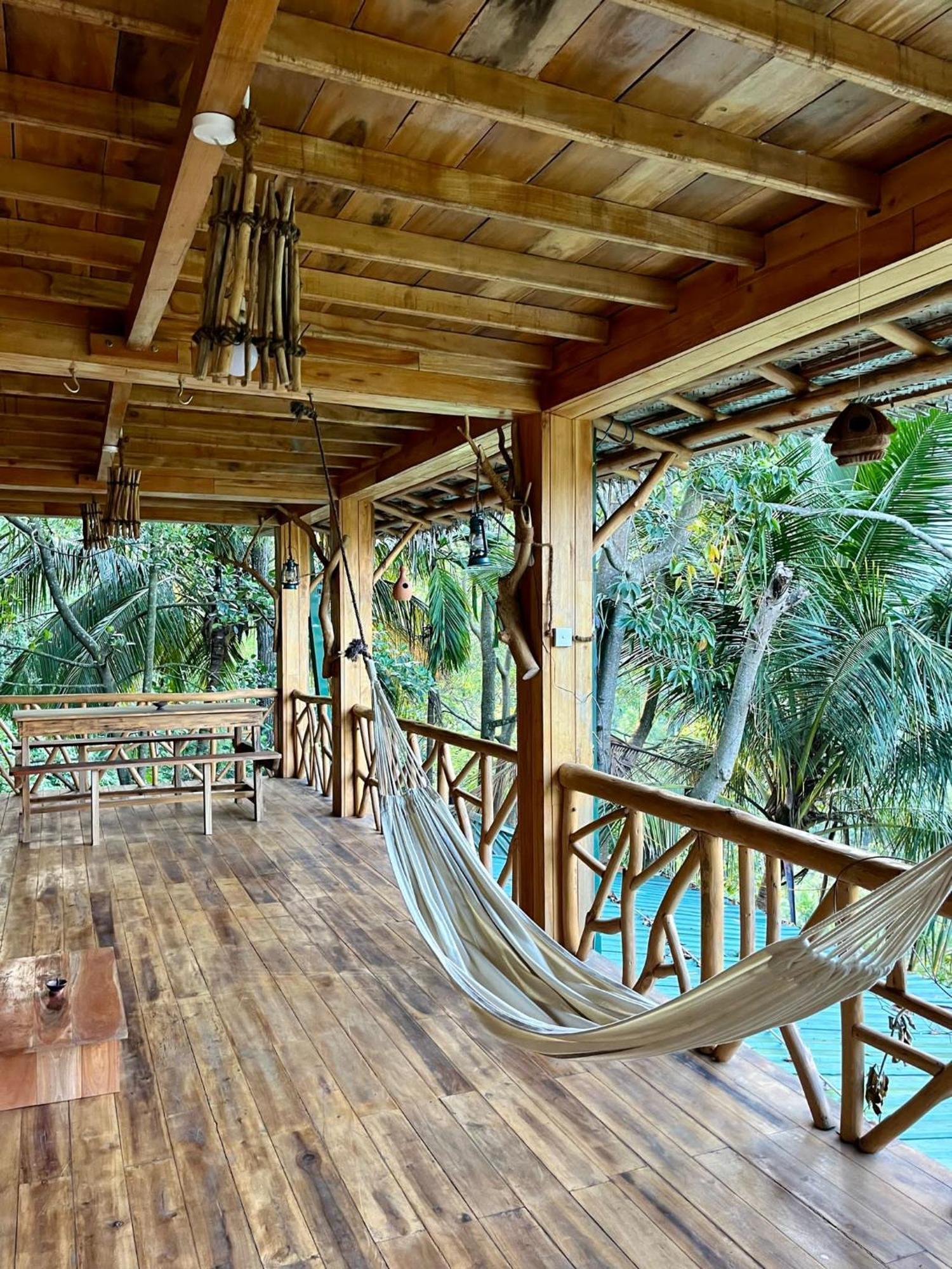 Ella Treehouse Hotell Exteriör bild